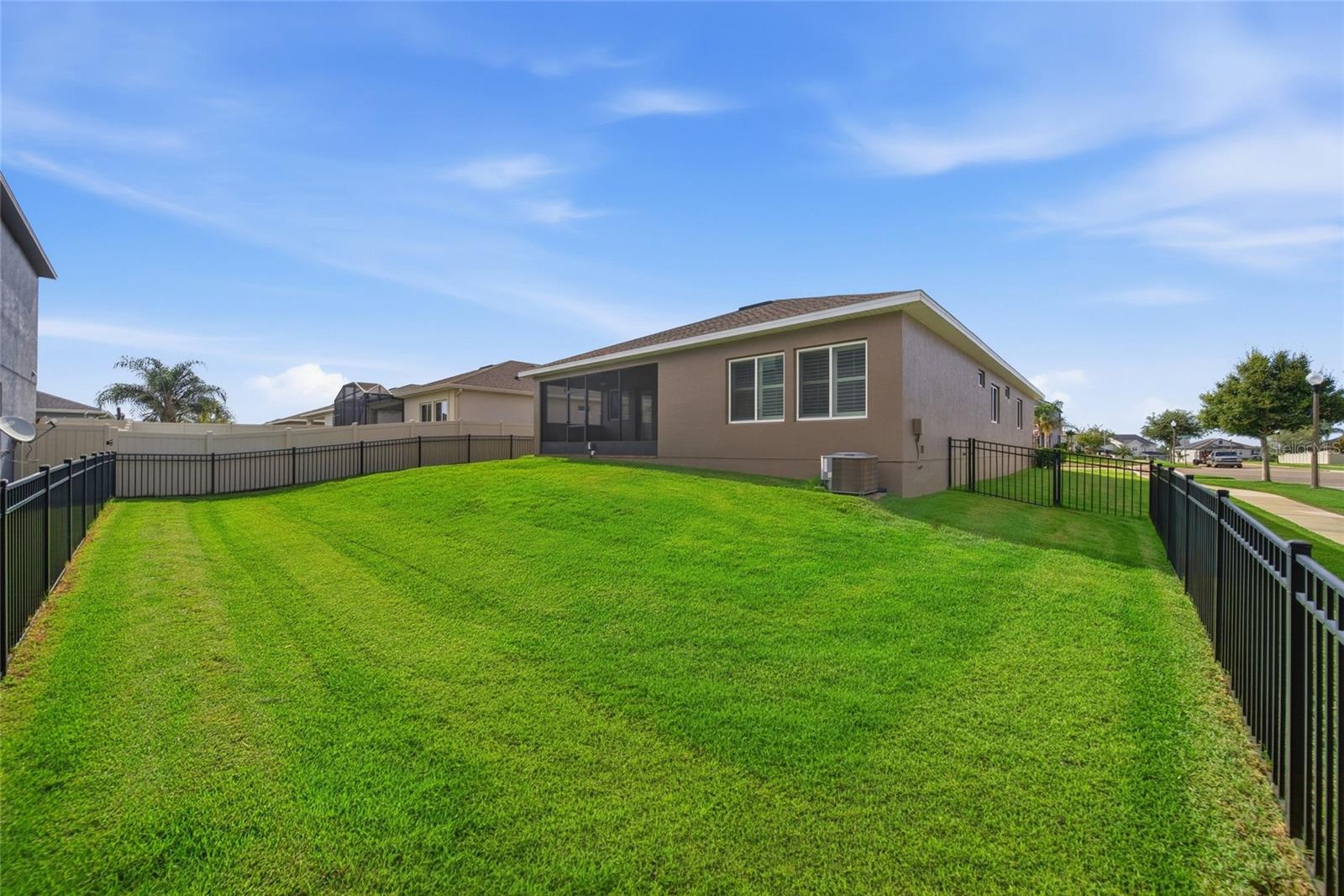 17026 Crestmont Blvd Property Photo 30
