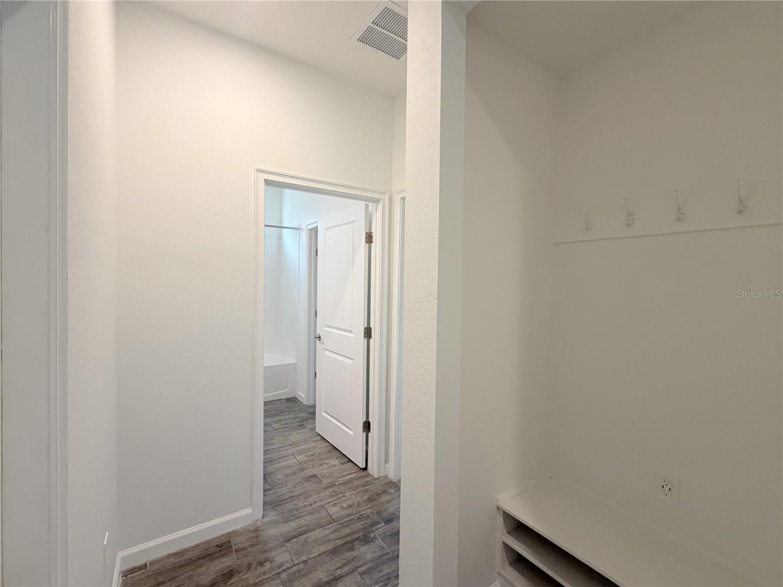 1365 Yorkdale Rd Property Photo 4