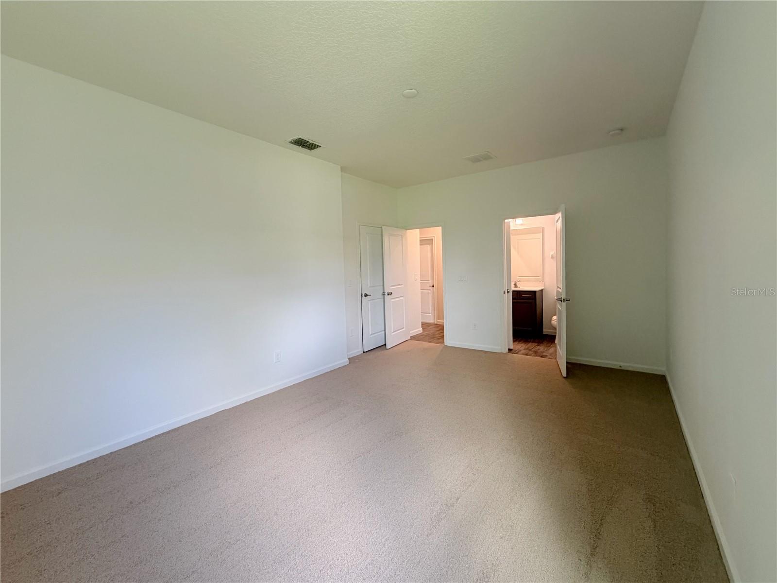 1365 Yorkdale Rd Property Photo 7