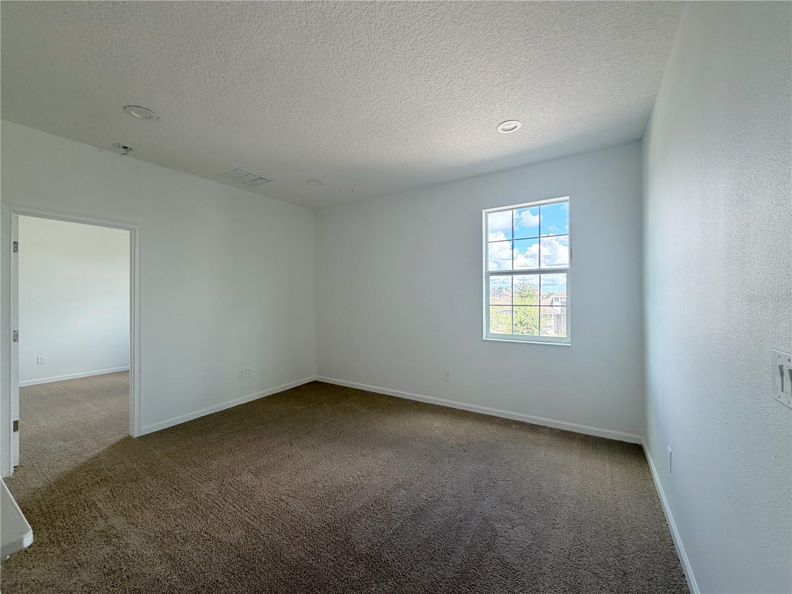 1365 Yorkdale Rd Property Photo 11