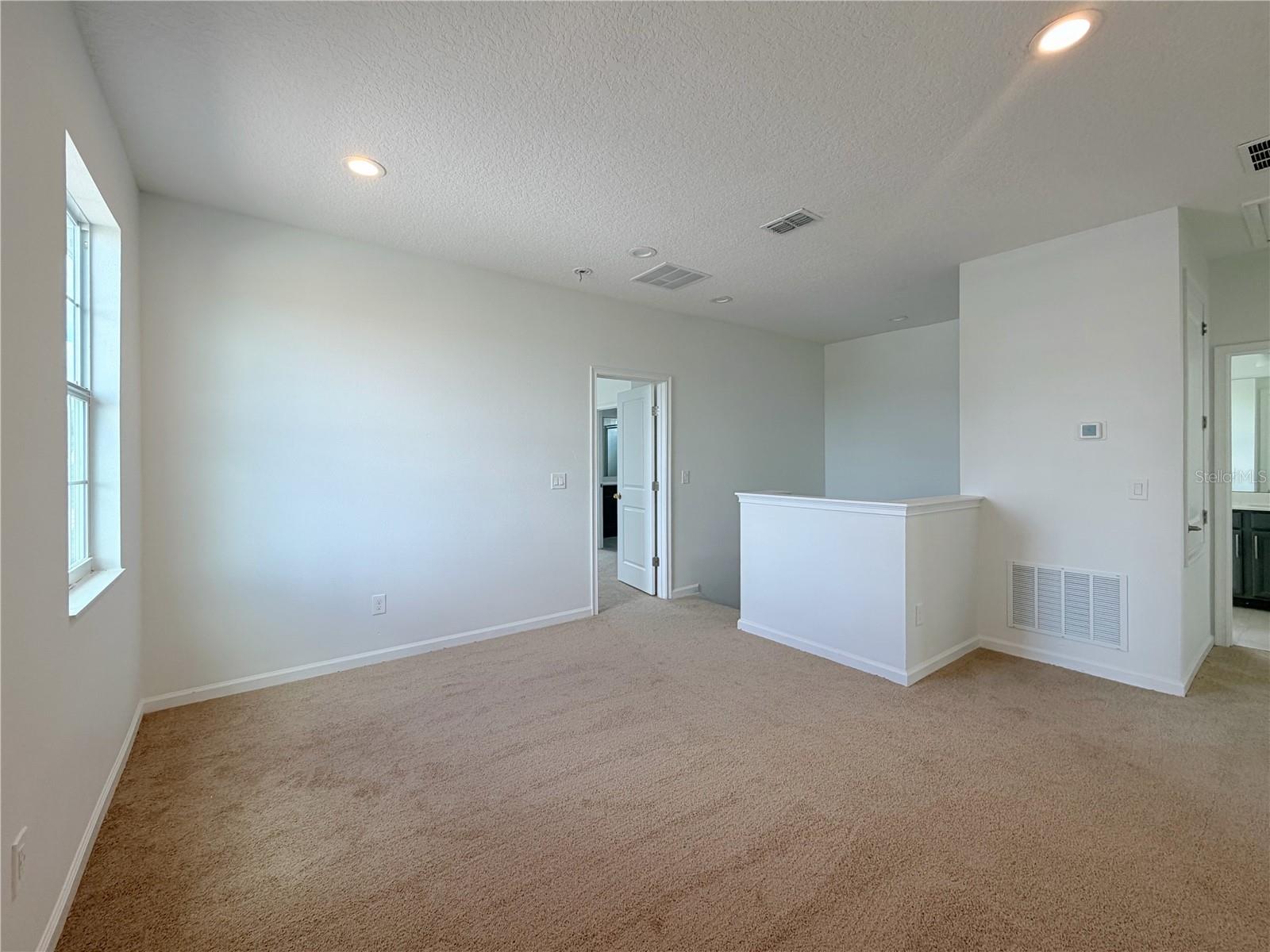 1365 Yorkdale Rd Property Photo 16