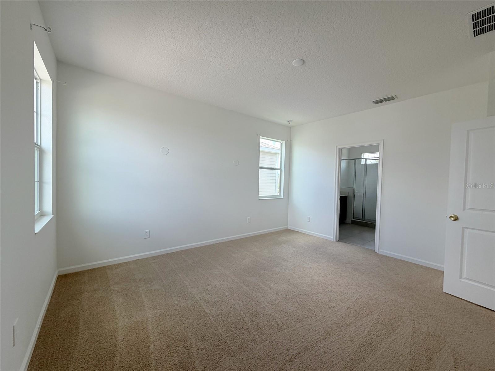 1365 Yorkdale Rd Property Photo 18