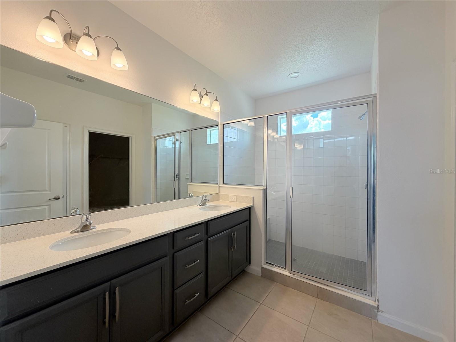 1365 Yorkdale Rd Property Photo 20