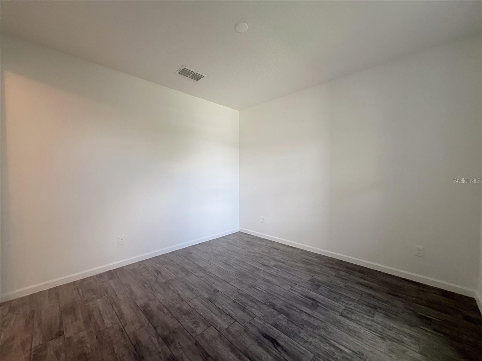 1365 Yorkdale Rd Property Photo 32