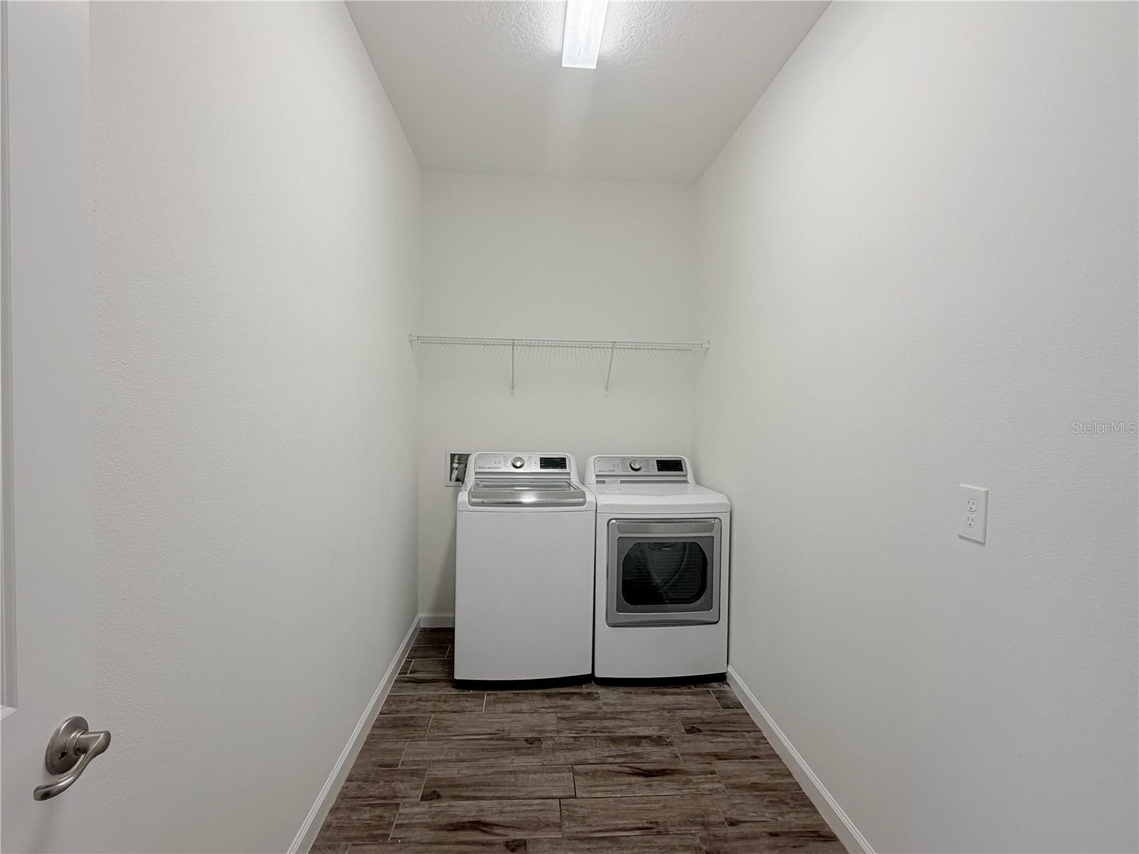 1365 Yorkdale Rd Property Photo 34