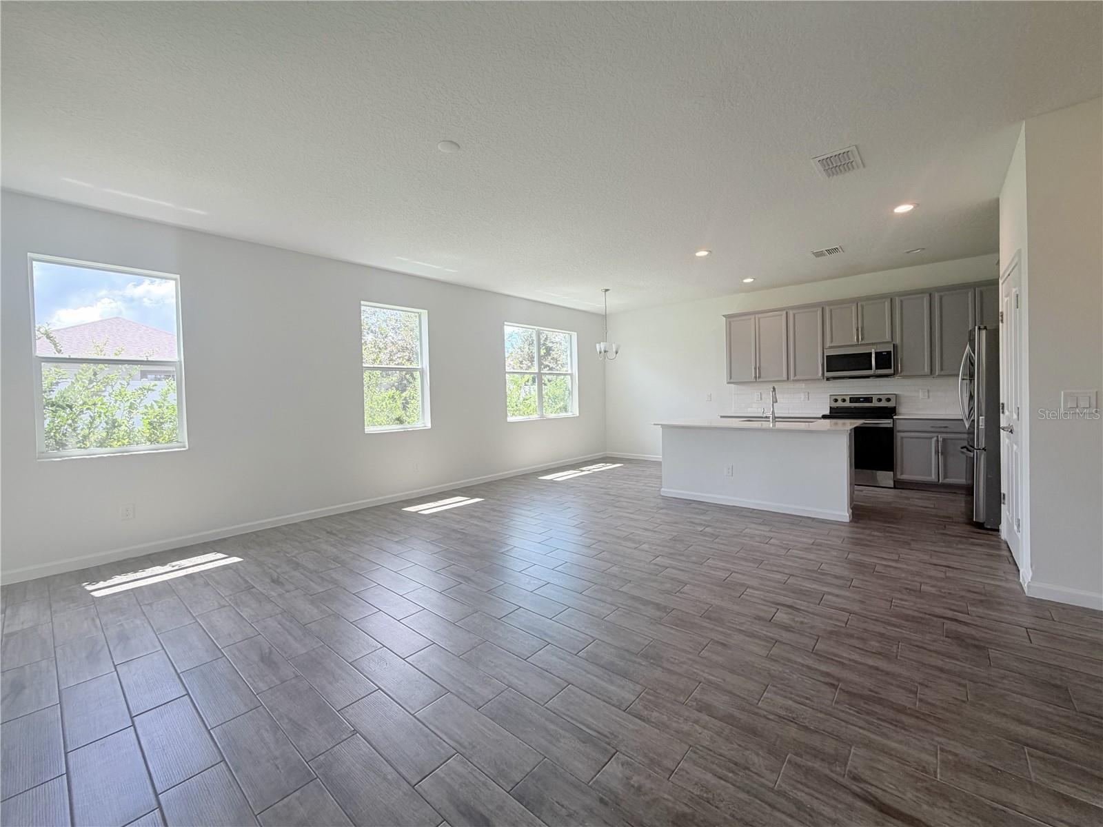 1365 Yorkdale Rd Property Photo 36