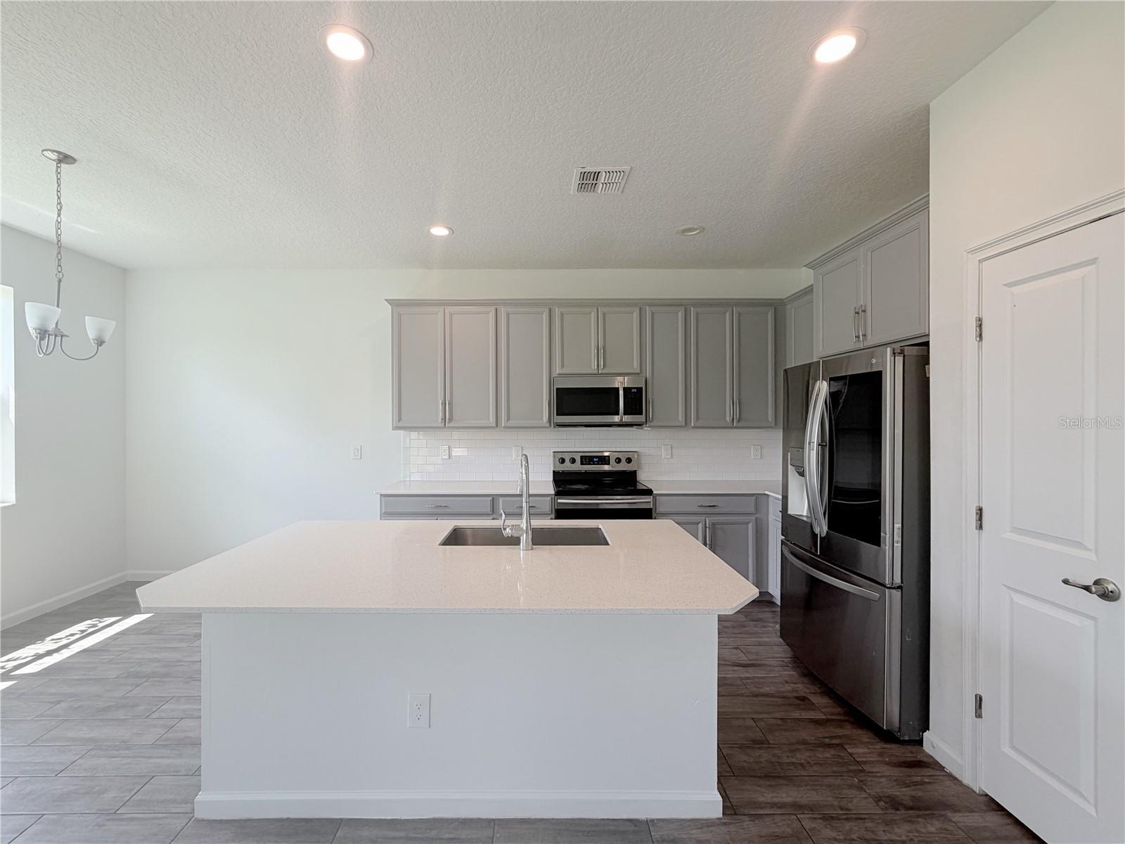 1365 Yorkdale Rd Property Photo 38