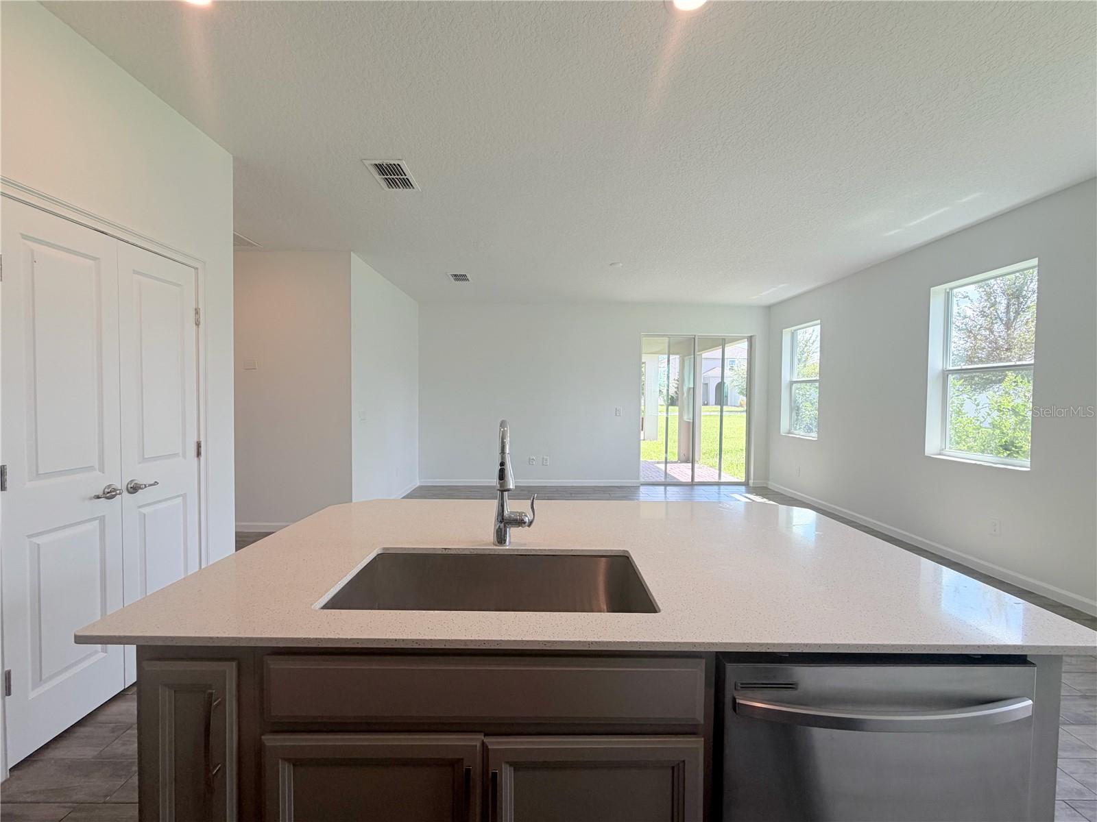 1365 Yorkdale Rd Property Photo 41