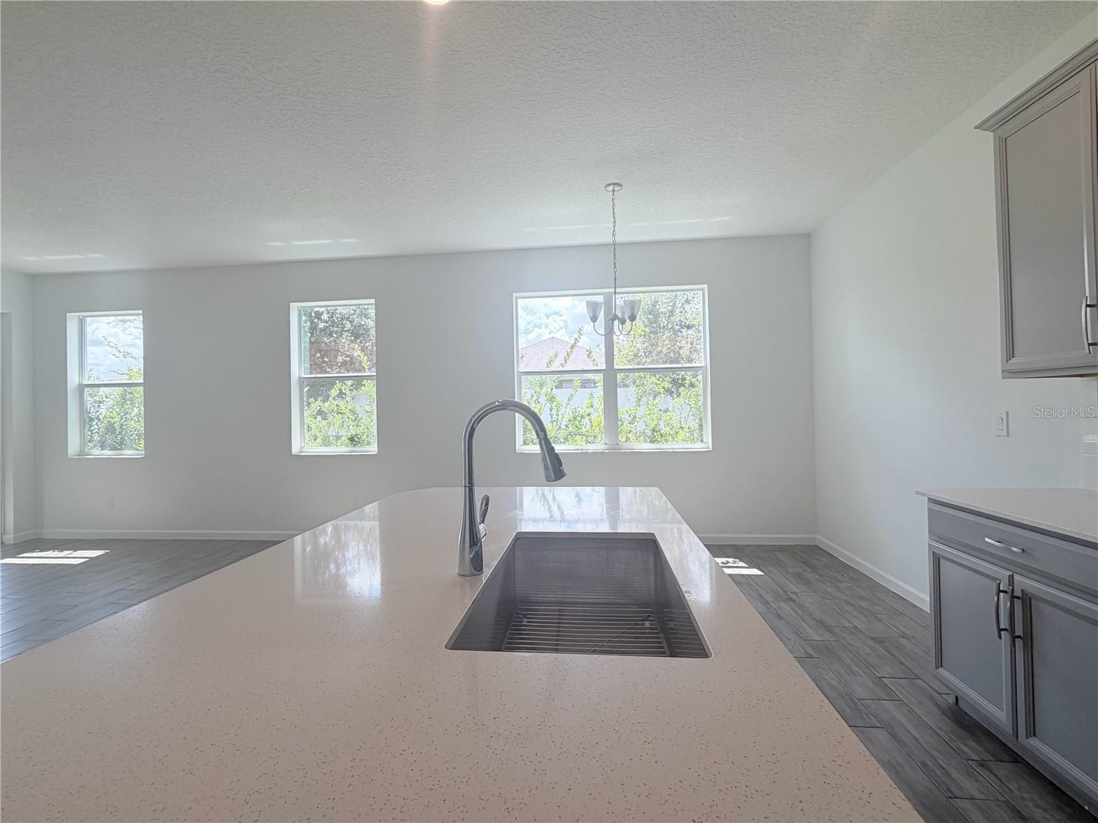 1365 Yorkdale Rd Property Photo 43