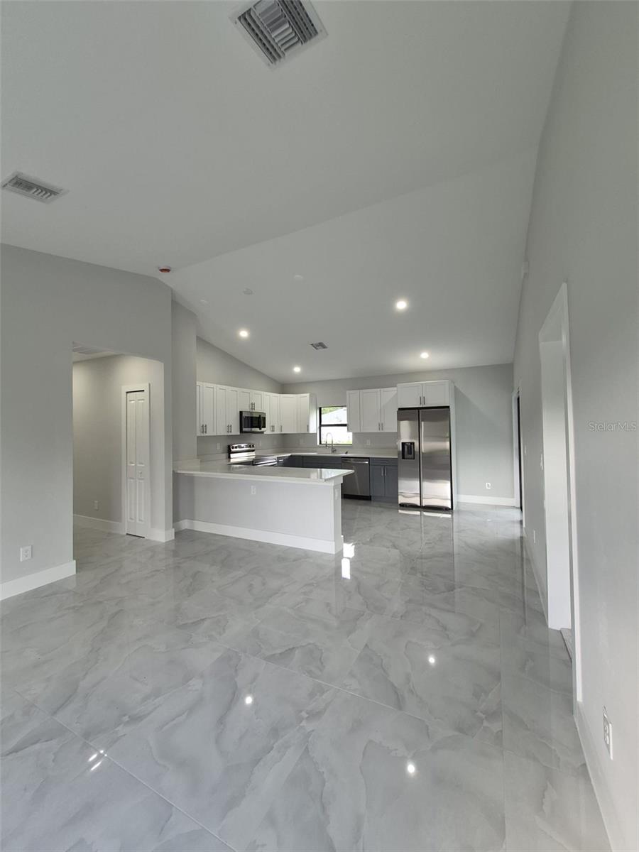 445 Wickham Ave S Property Photo 5