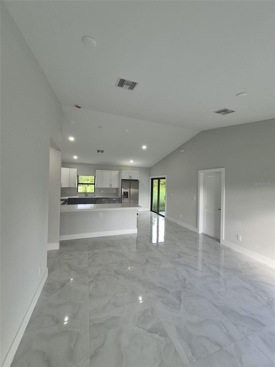 445 Wickham Ave S Property Photo 6