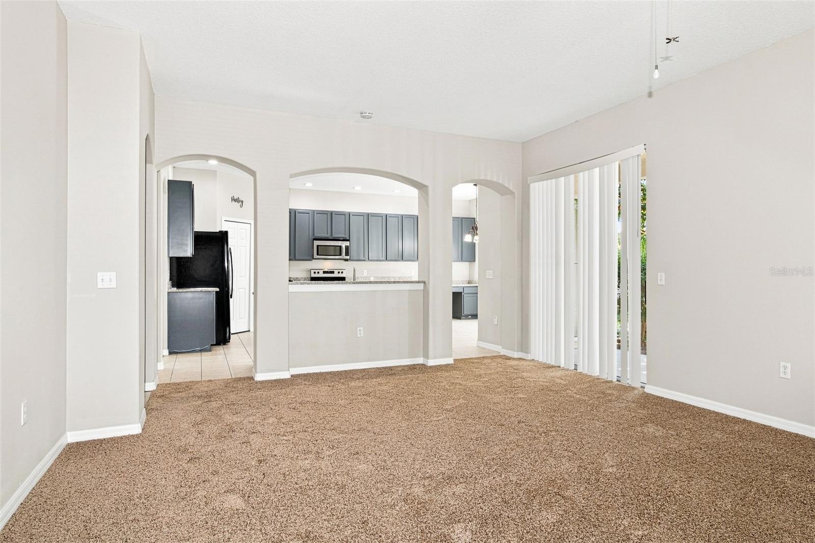O6437270 Property Photo 7