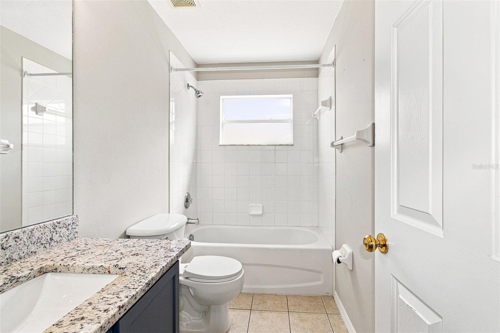 O6437270 Property Photo 19