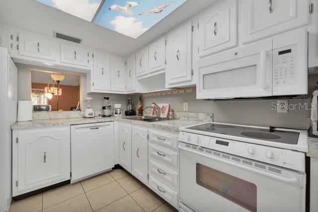 333 Lake Howard Dr Nw #204d Property Photo 11