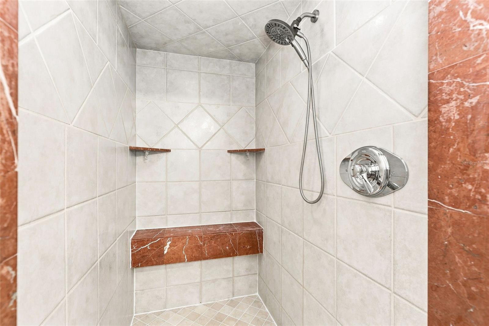505 Oak Ln Property Photo 28