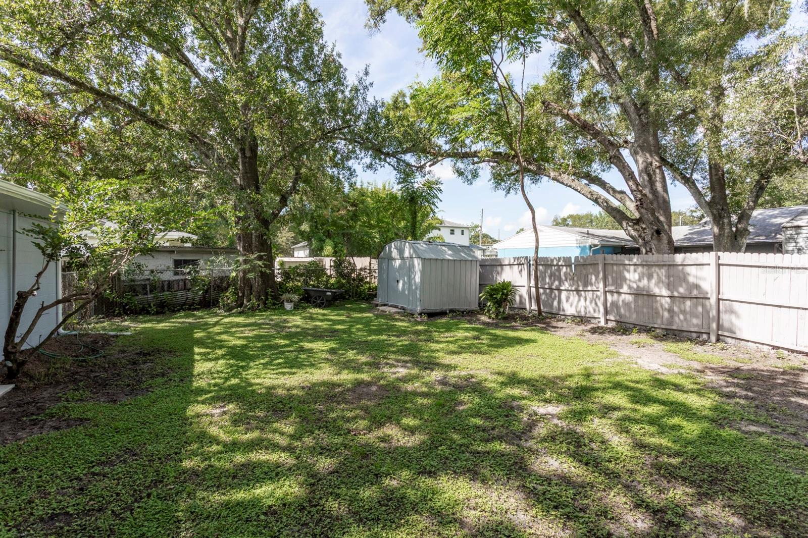1050 Herman Ave Property Photo 8