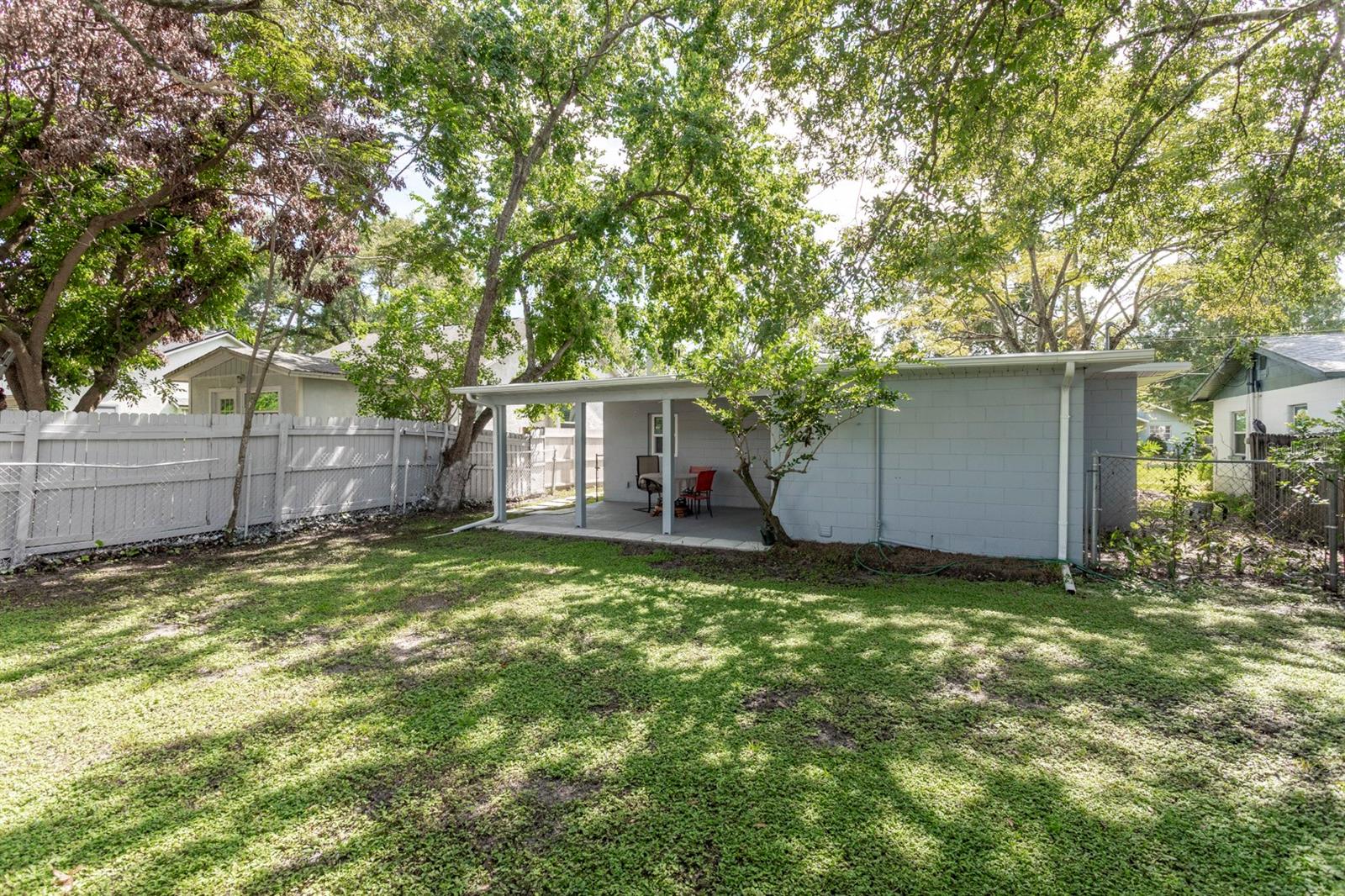 1050 Herman Ave Property Photo 10