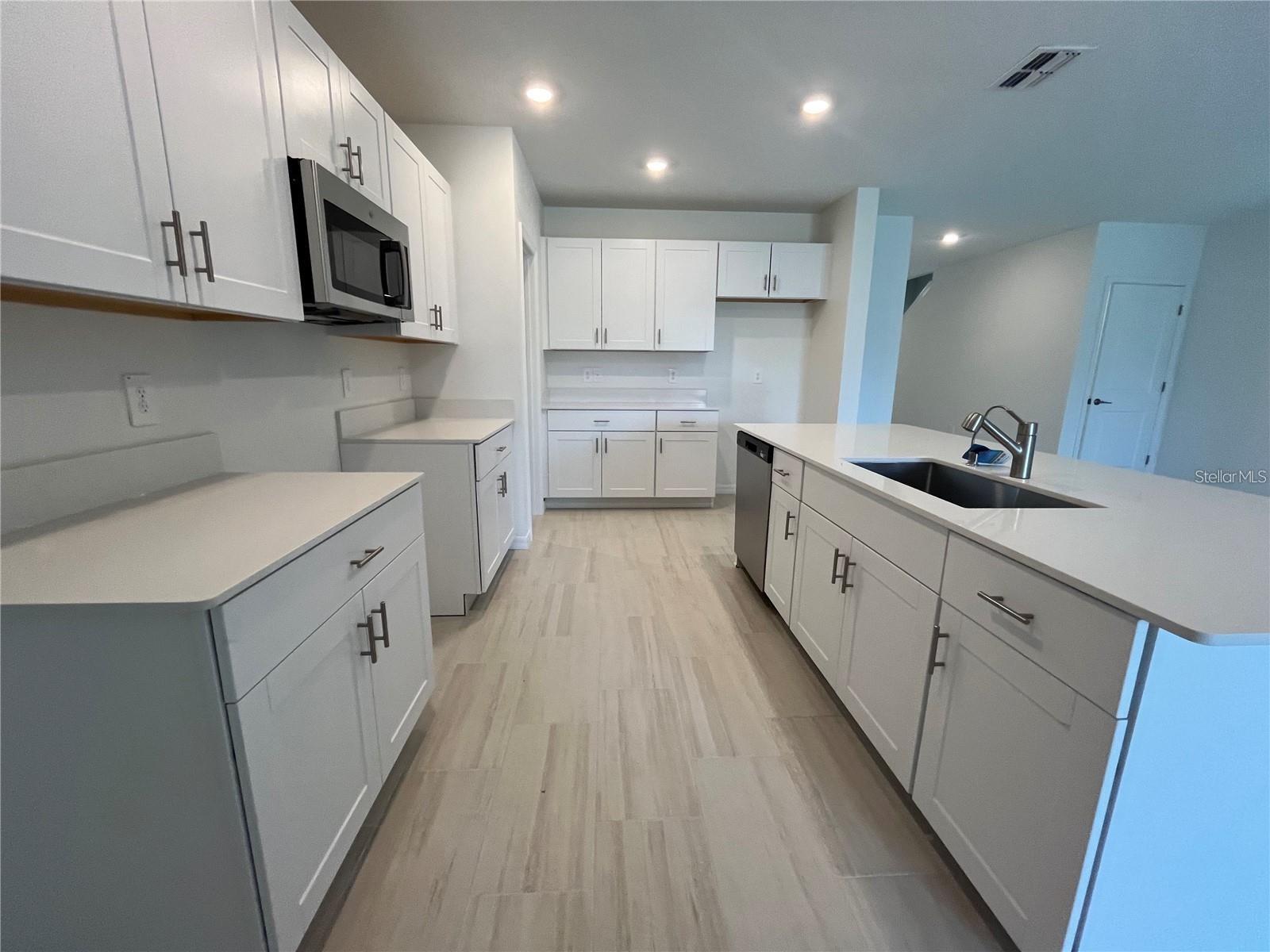 11186 Radiant Shore Loop Property Photo 10
