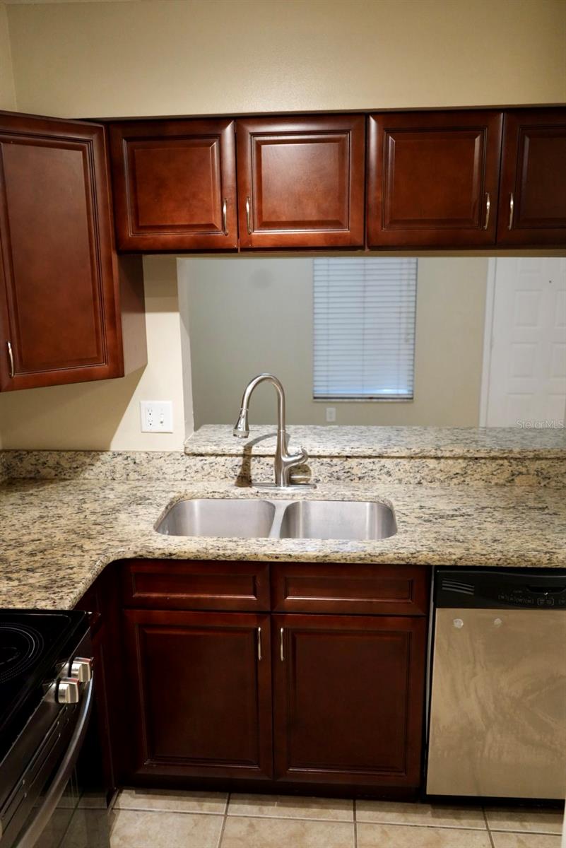 2006 Northlake Dr #2006 Property Photo 16