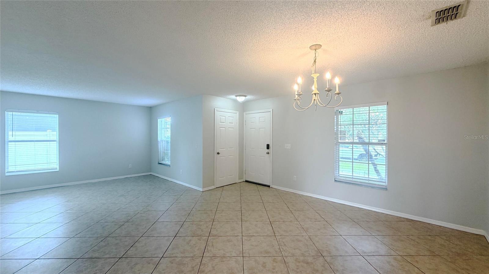 831 Horseshoe Falls Dr Property Photo 5