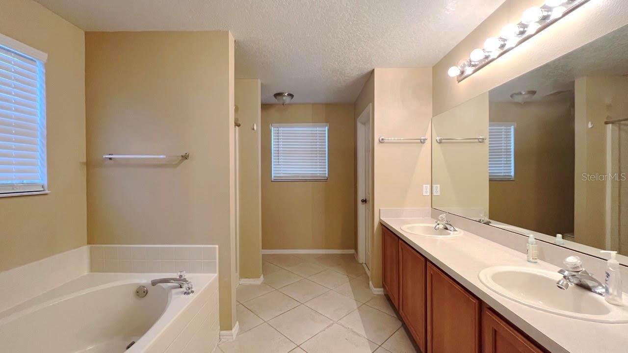 831 Horseshoe Falls Dr Property Photo 22