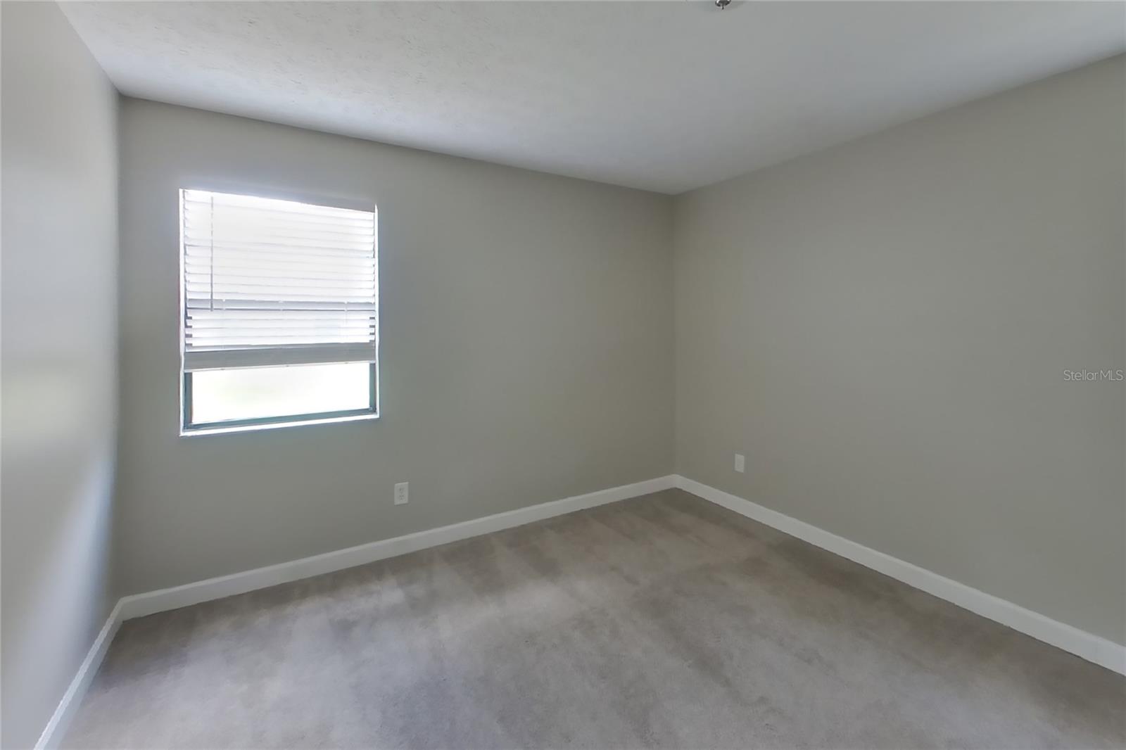 O6437317 Property Photo 11
