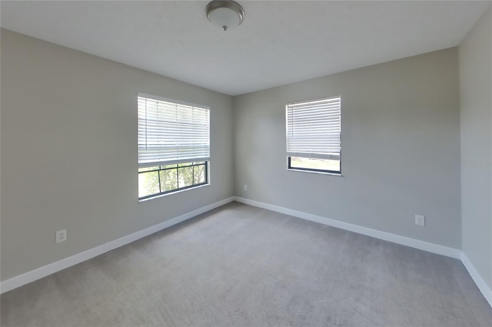 O6437317 Property Photo 13