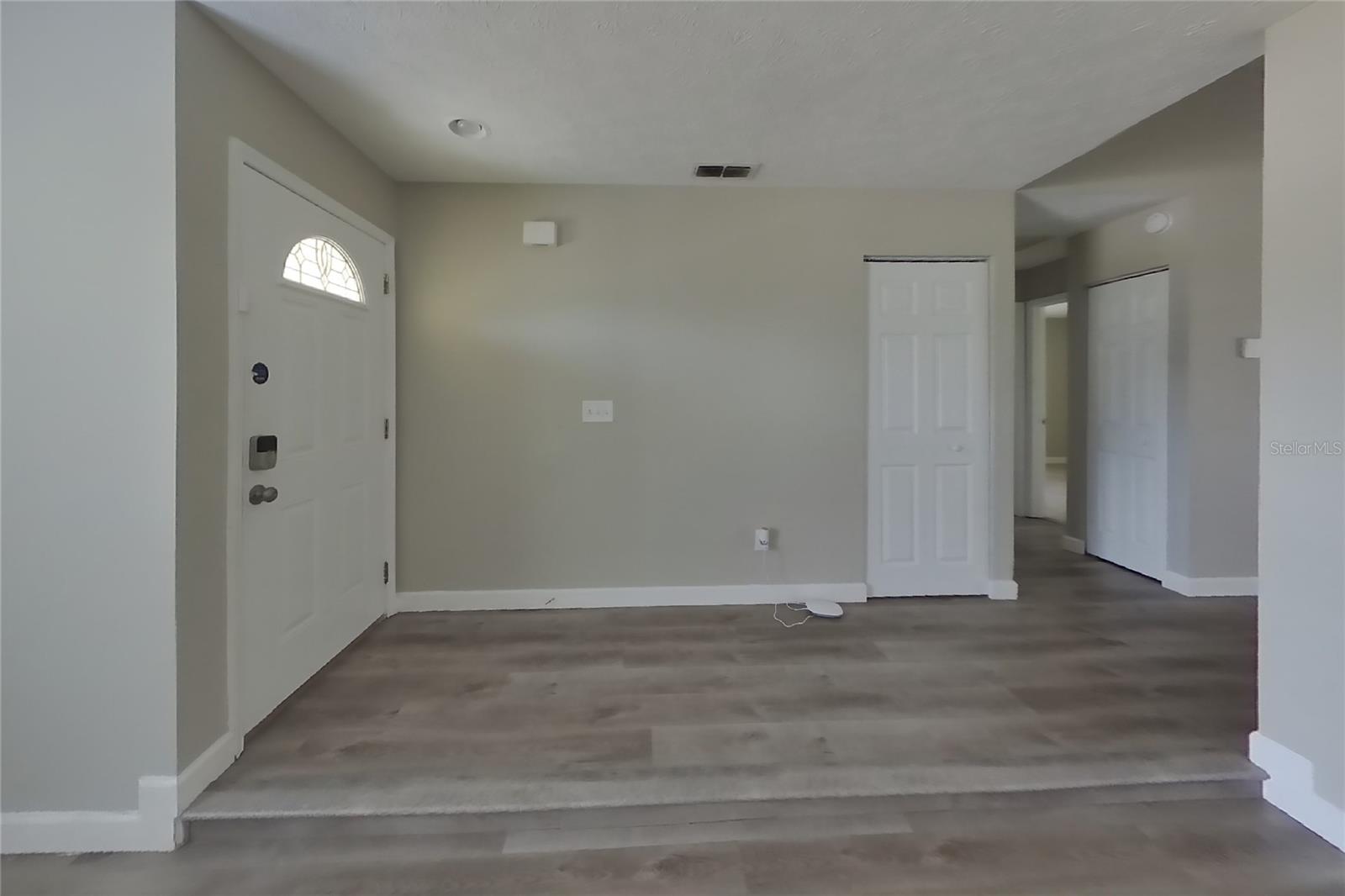 O6437317 Property Photo 18