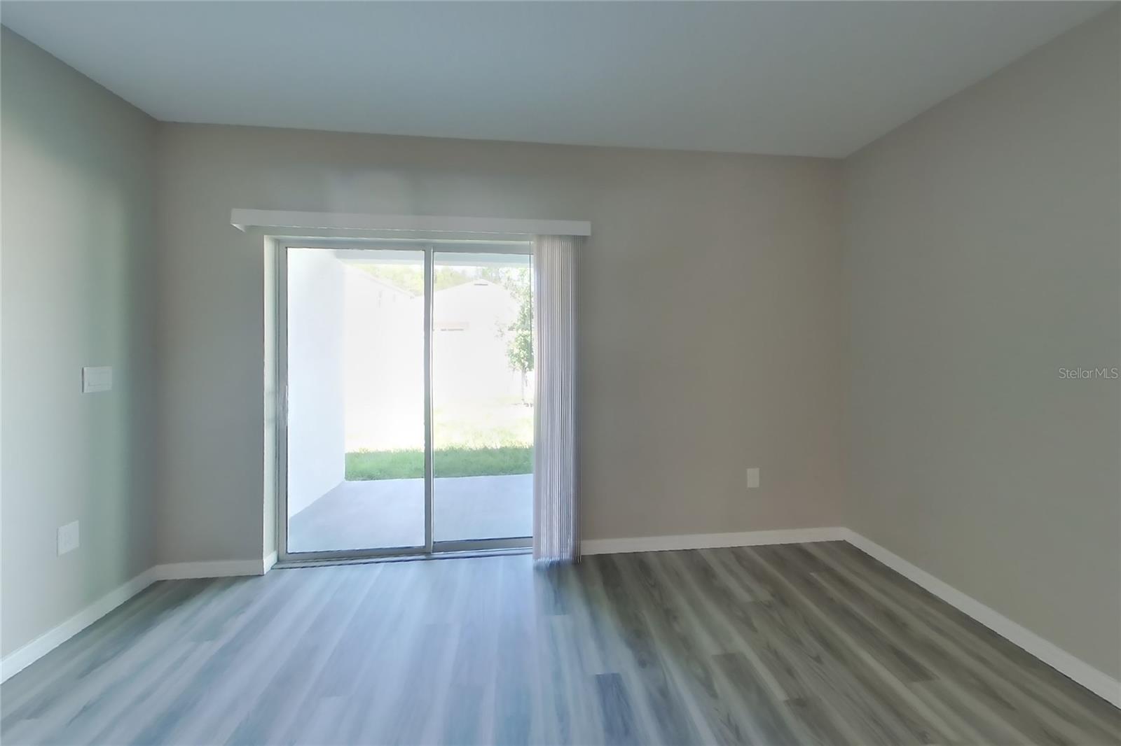 O6437320 Property Photo 5