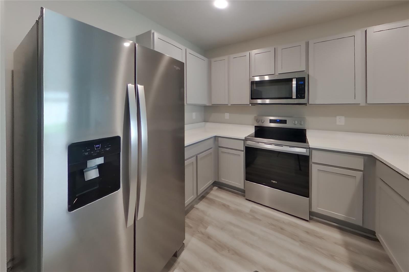 O6437320 Property Photo 6