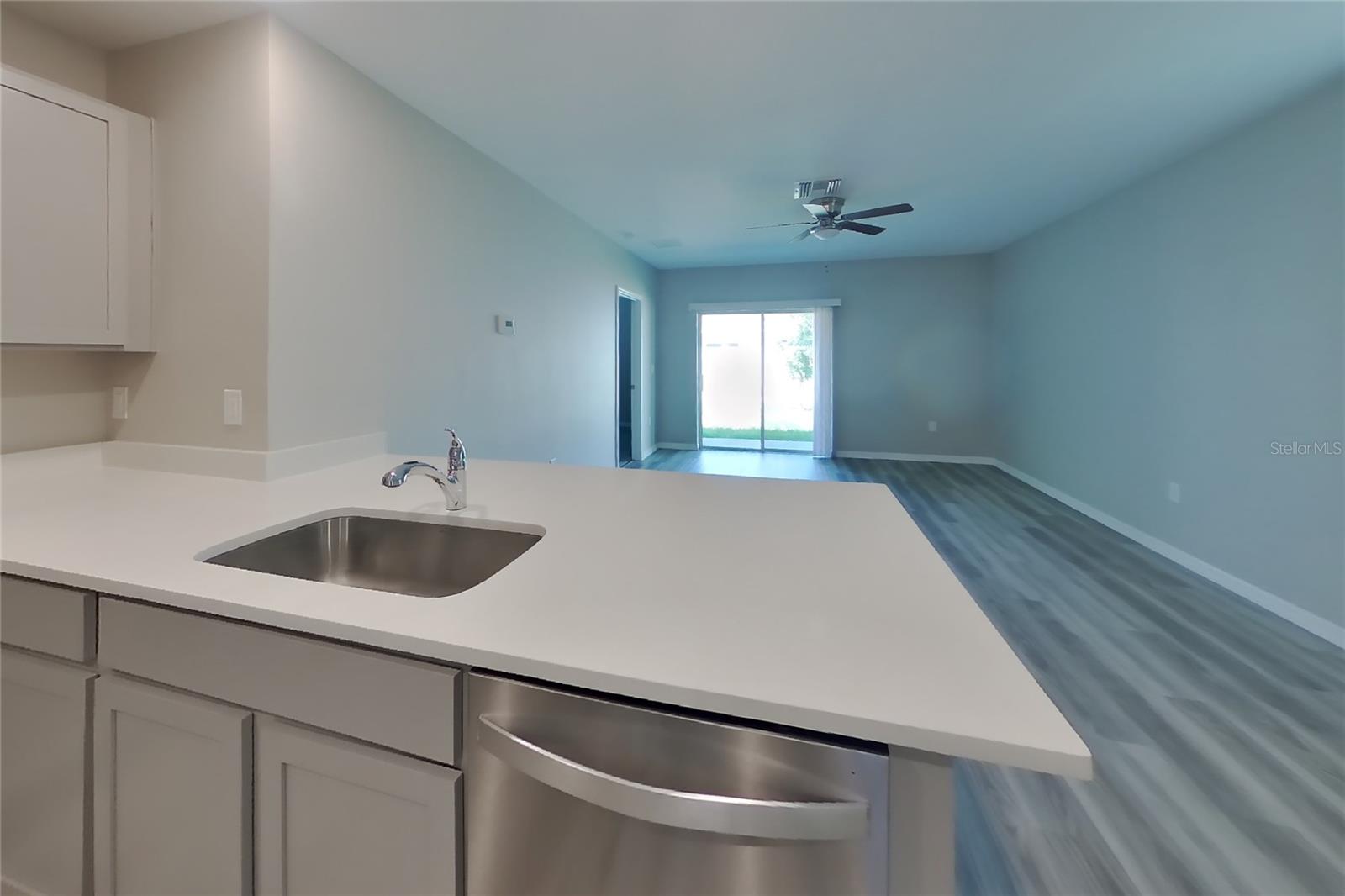 O6437320 Property Photo 7