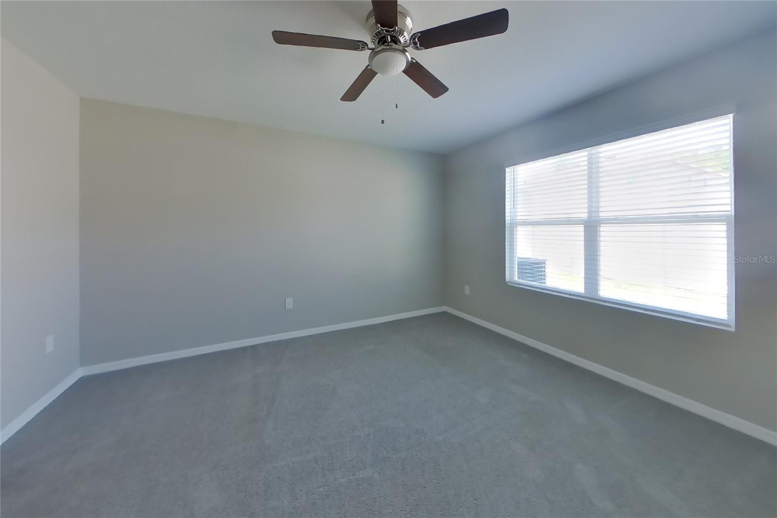 O6437320 Property Photo 8