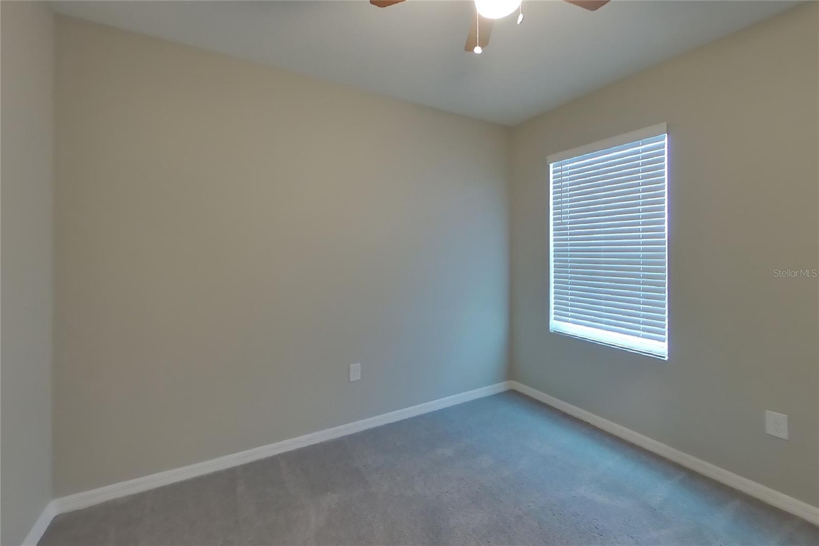 O6437320 Property Photo 13