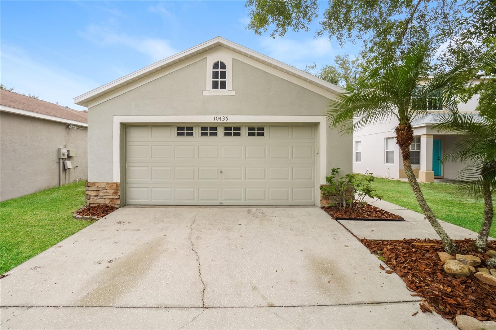 O6437328 Property Photo 1