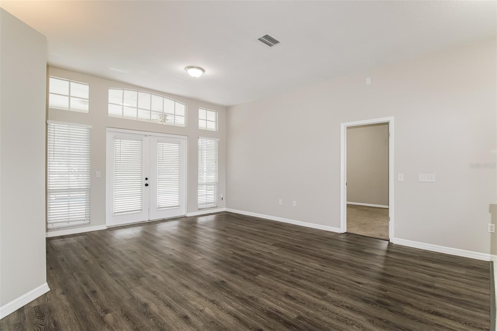 4604 Trimble Ln Property Photo 4