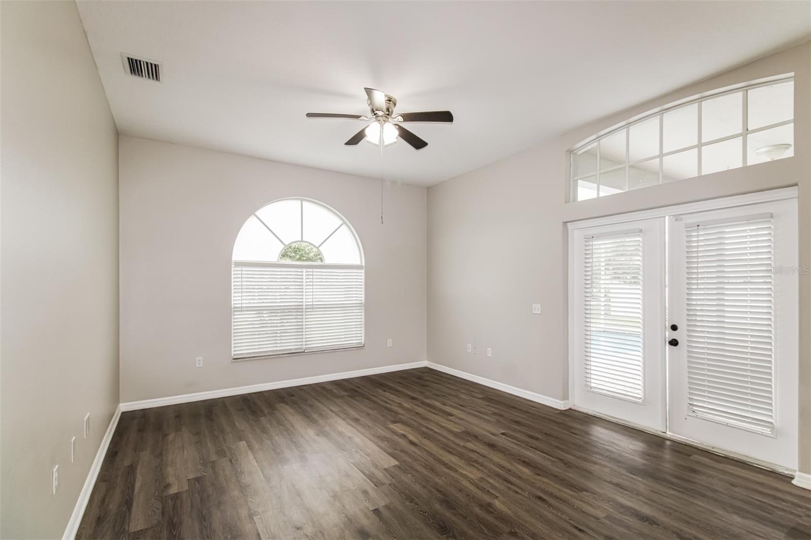 4604 Trimble Ln Property Photo 9
