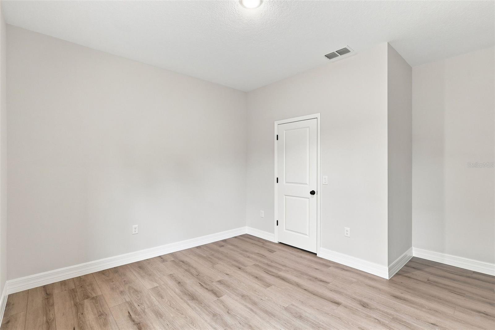 41325 Royal Trails Rd Property Photo 18