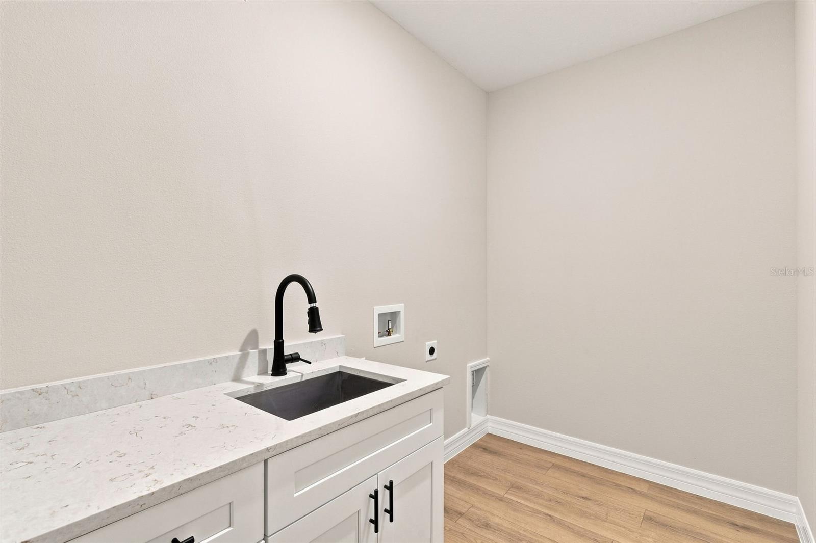 41325 Royal Trails Rd Property Photo 22