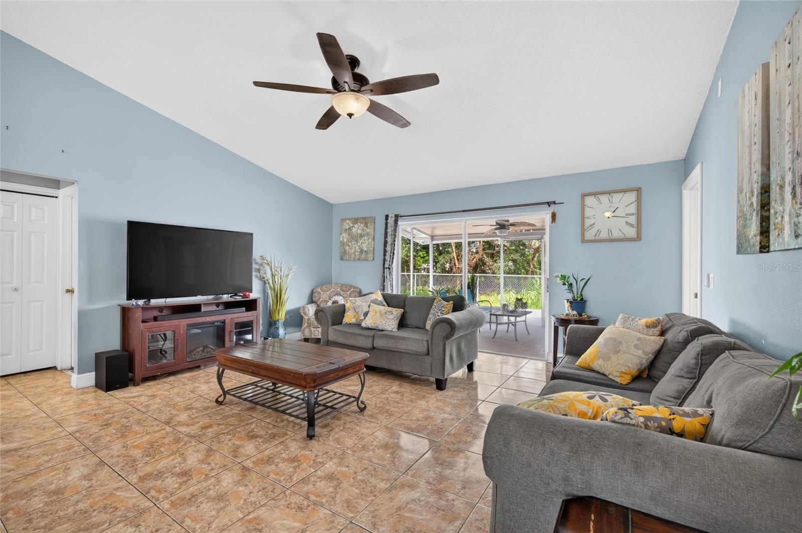 7825 Sapphire Ln Property Photo 10