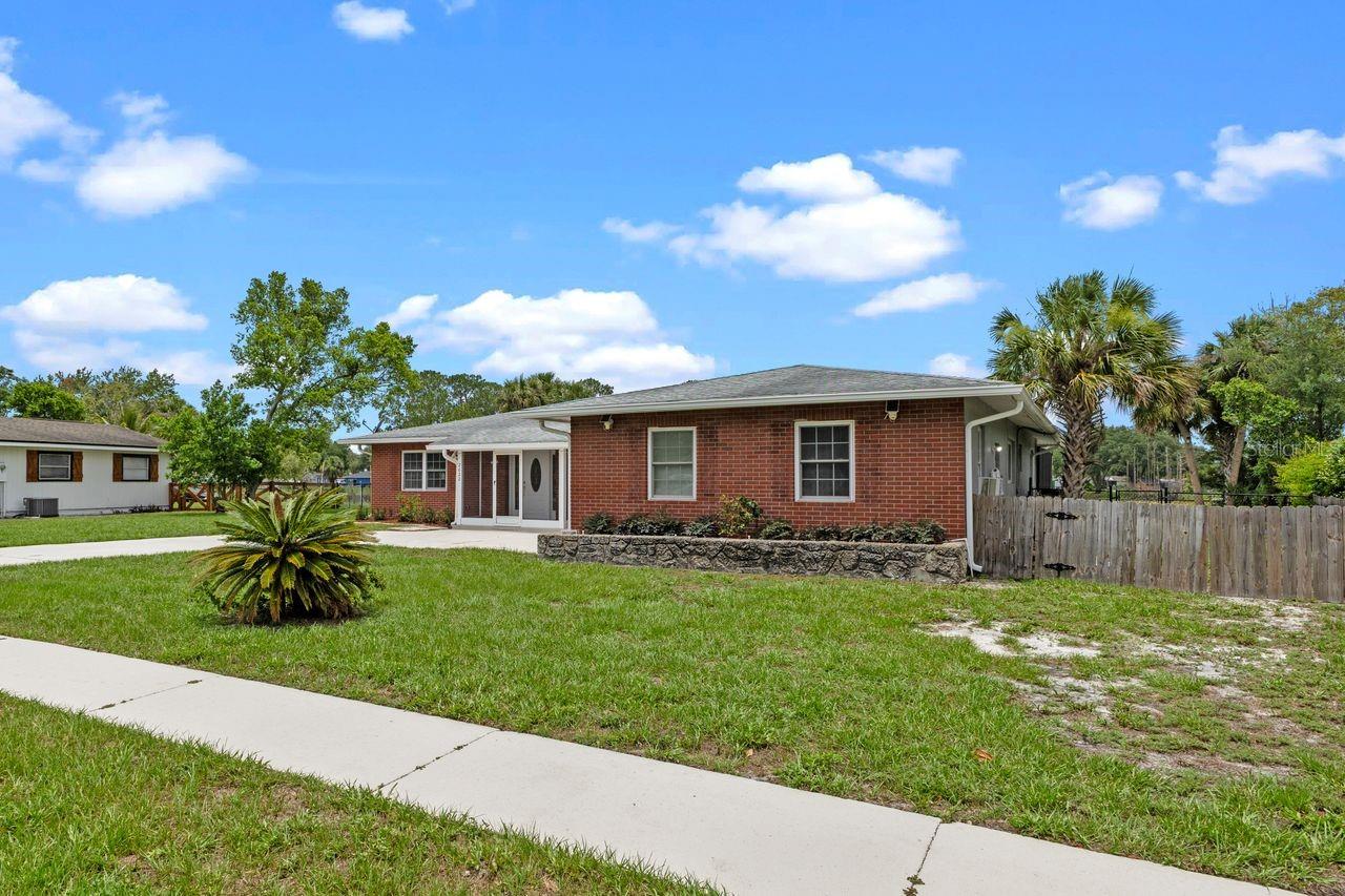 2622 Hibiscus Ct Property Photo 2
