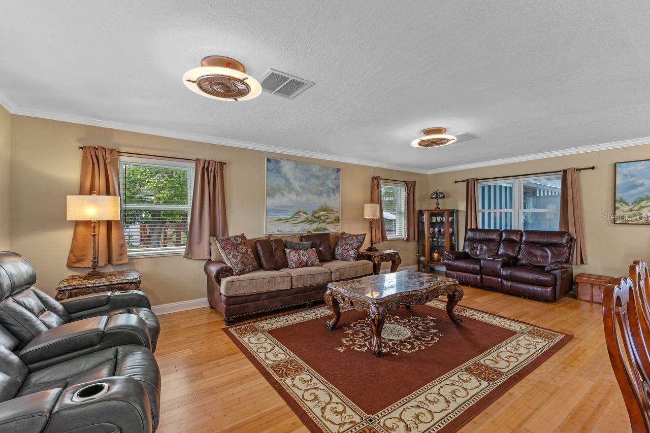 2622 Hibiscus Ct Property Photo 5