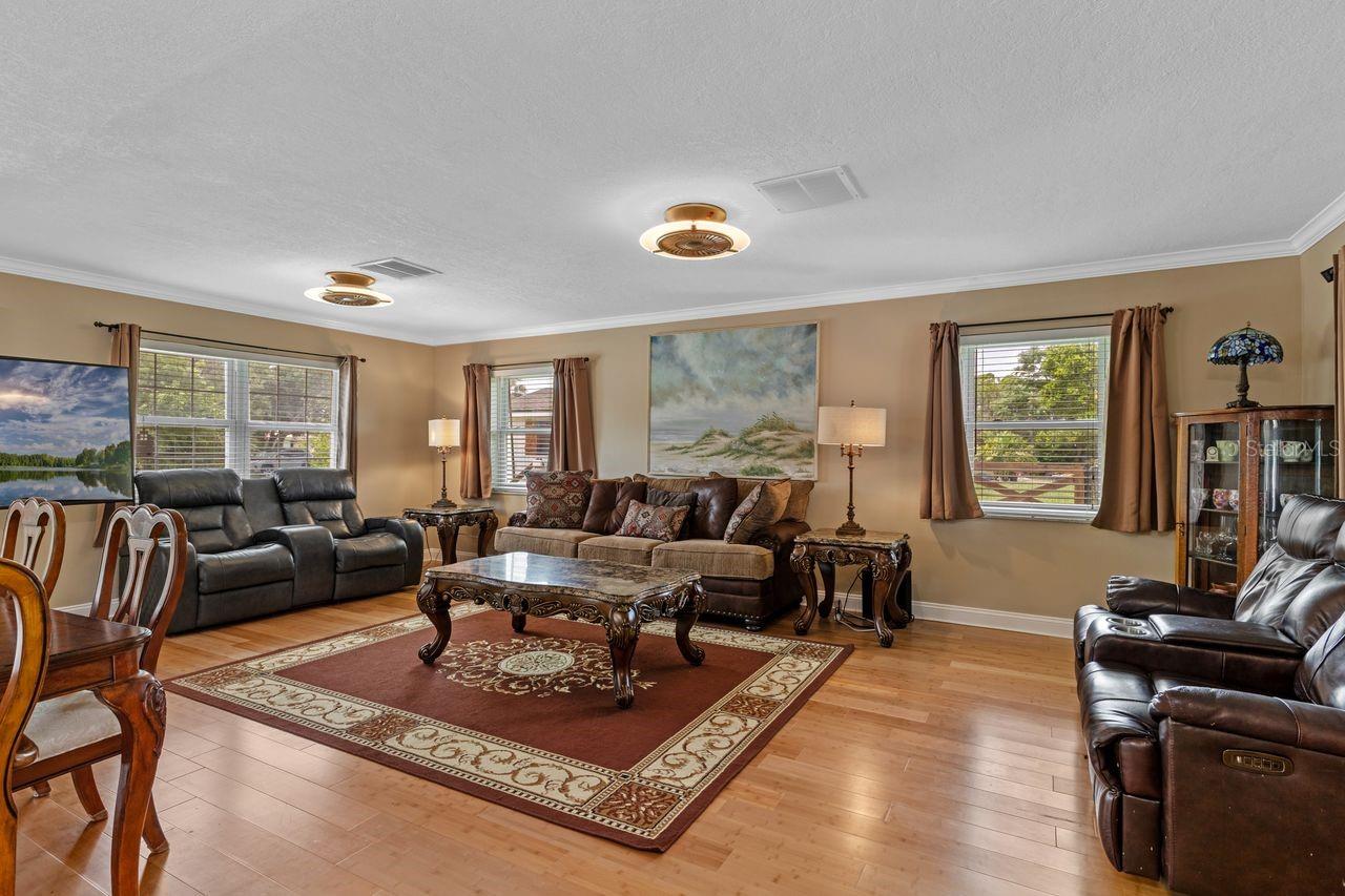 2622 Hibiscus Ct Property Photo 6