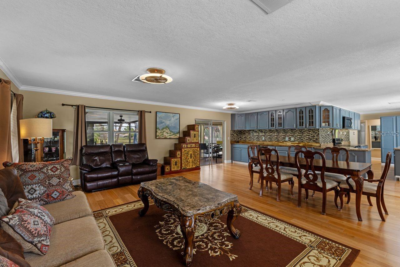 2622 Hibiscus Ct Property Photo 8