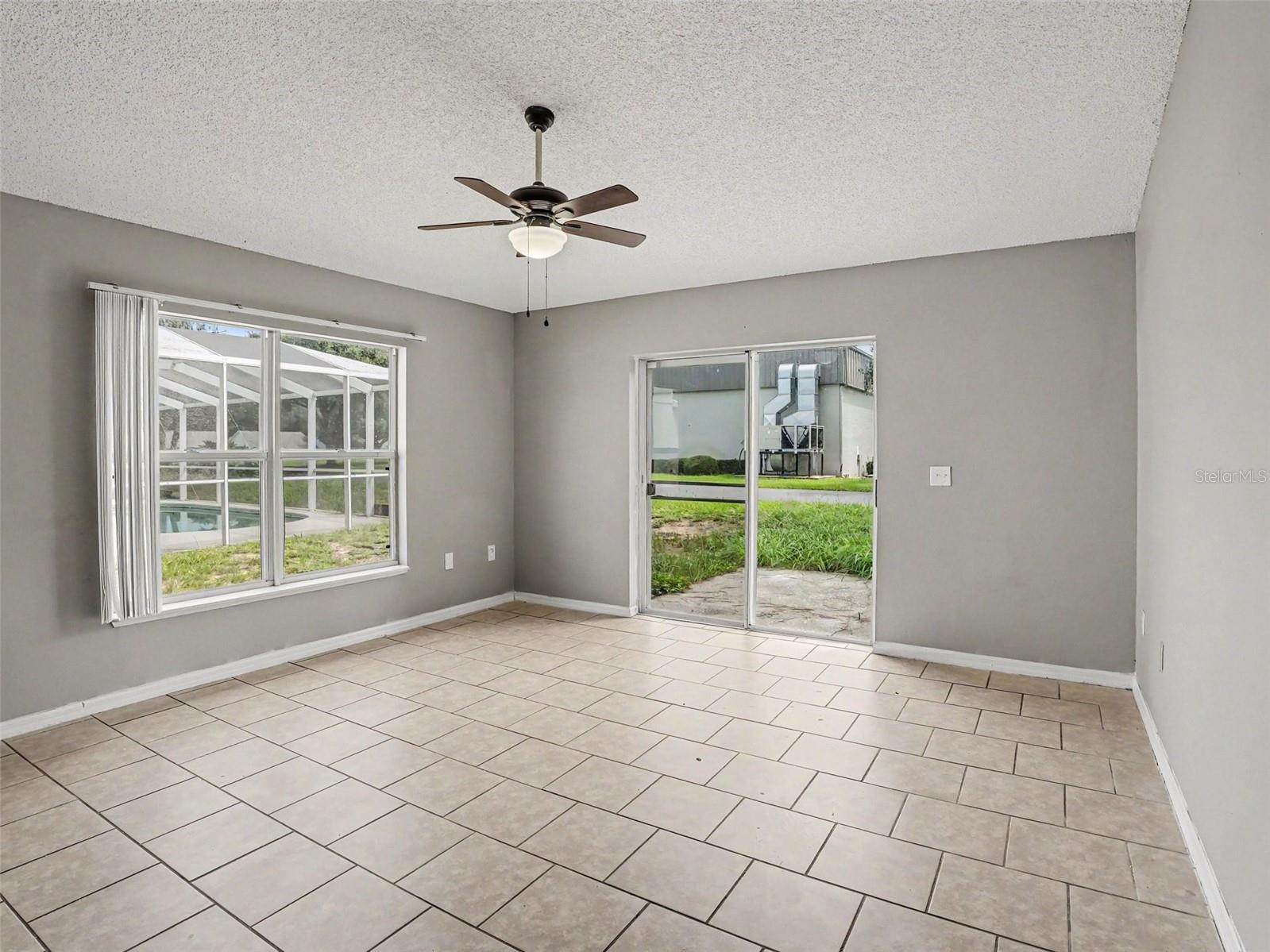 881 Vanderbilt Dr Property Photo 6