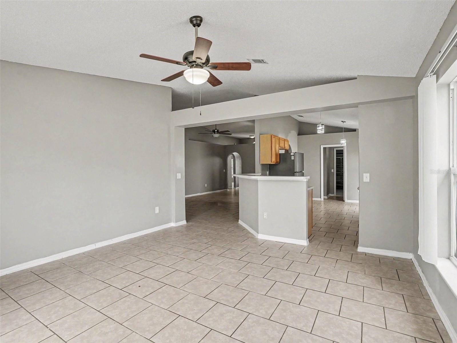 881 Vanderbilt Dr Property Photo 8