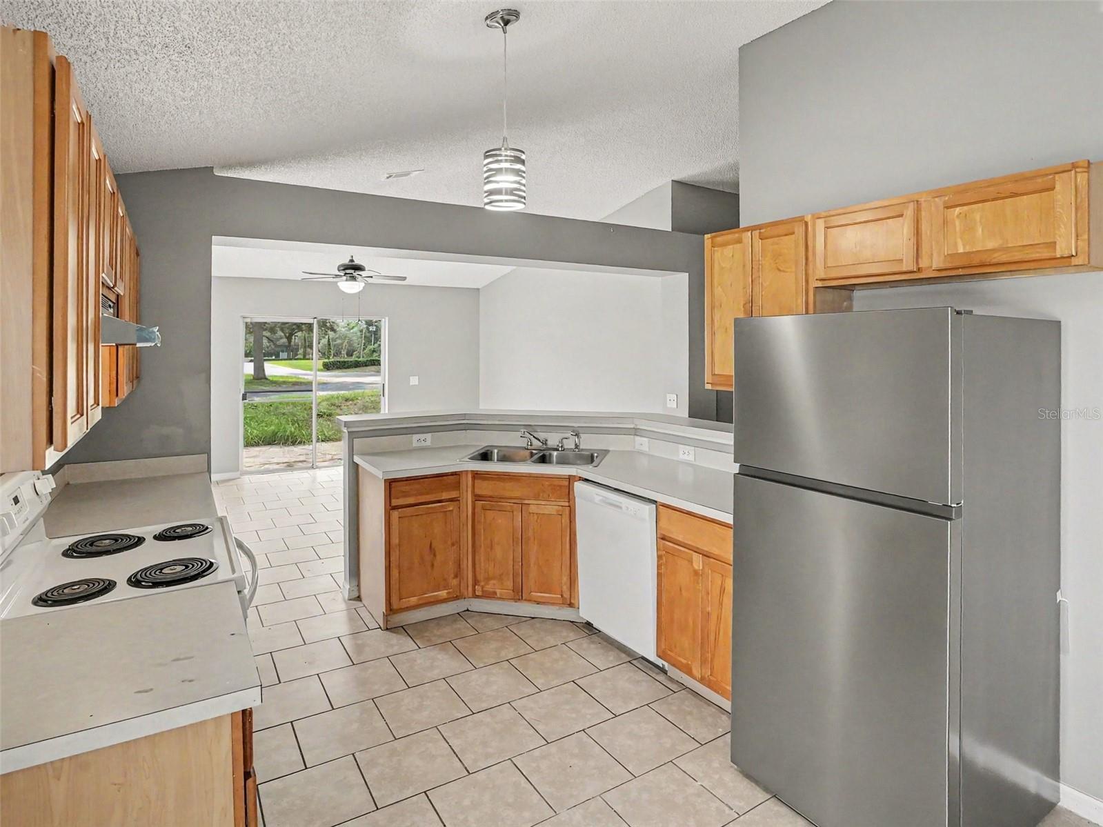 881 Vanderbilt Dr Property Photo 11