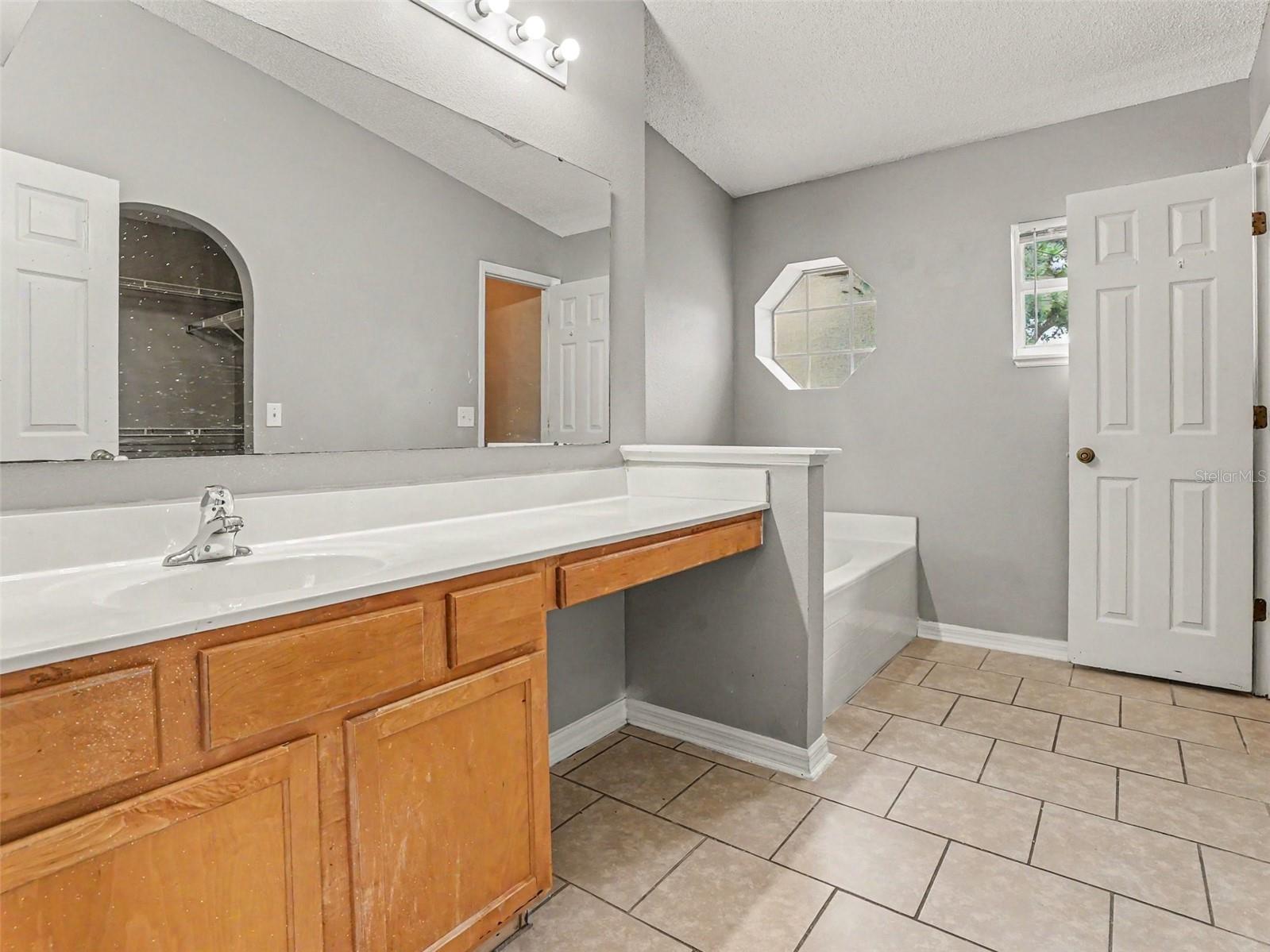 881 Vanderbilt Dr Property Photo 16
