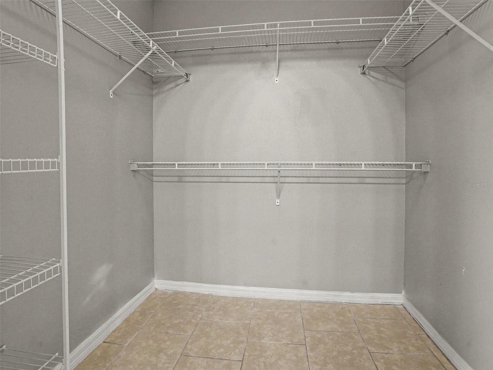 881 Vanderbilt Dr Property Photo 17
