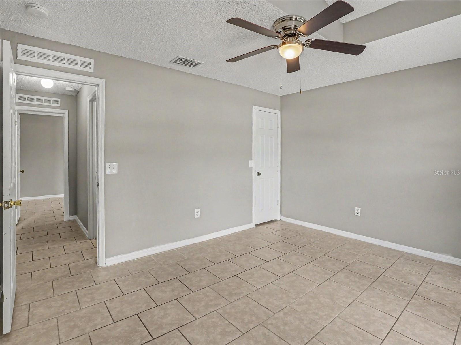881 Vanderbilt Dr Property Photo 19