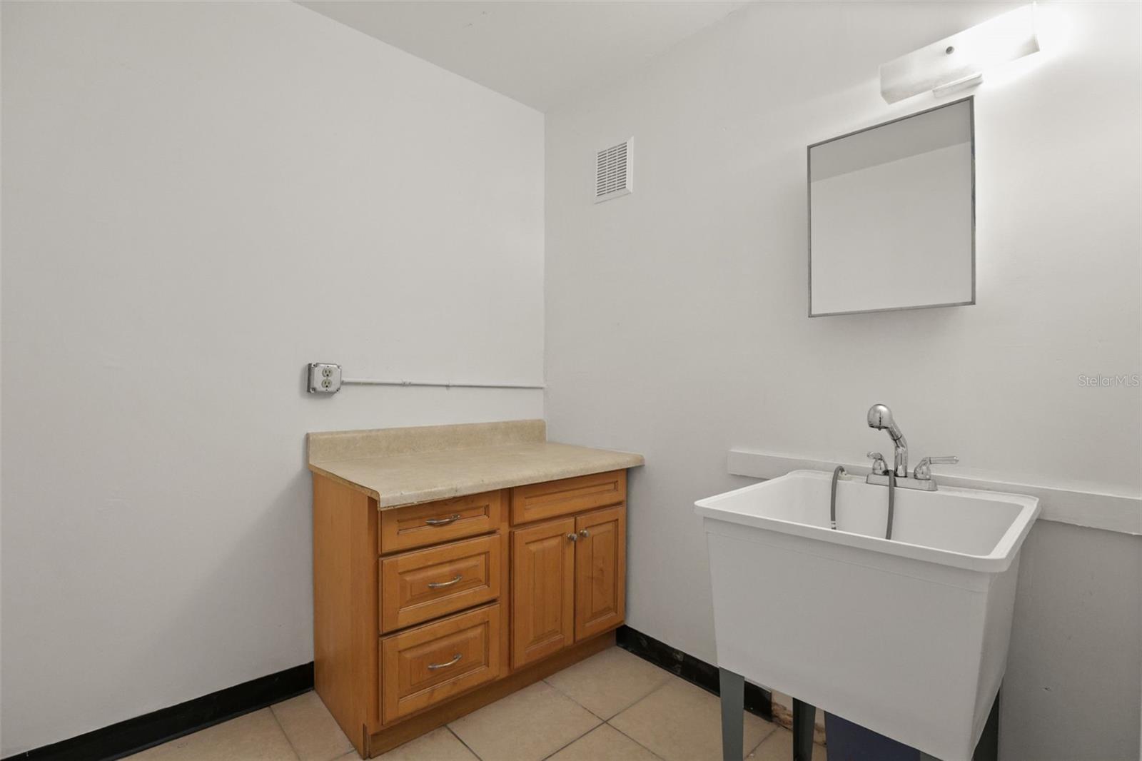 5497 Benchmark Ln Property Photo 15
